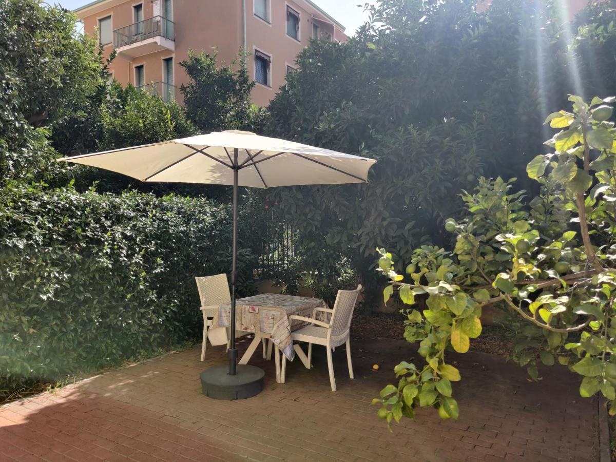 Appartamenti Con Giardino E Posto Auto Per Famiglie Finale Ligure Buitenkant foto