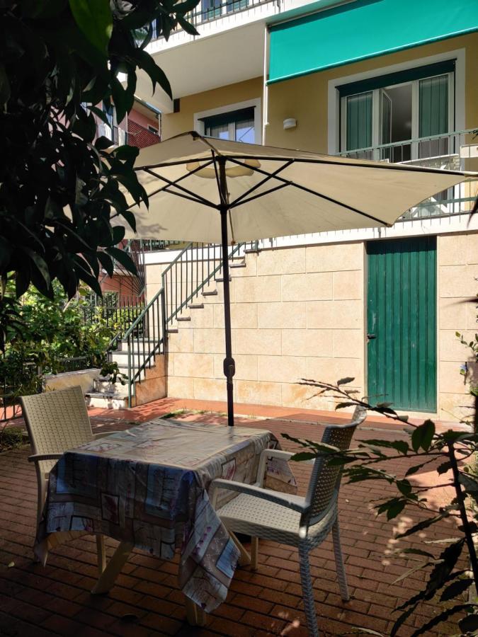 Appartamenti Con Giardino E Posto Auto Per Famiglie Finale Ligure Buitenkant foto