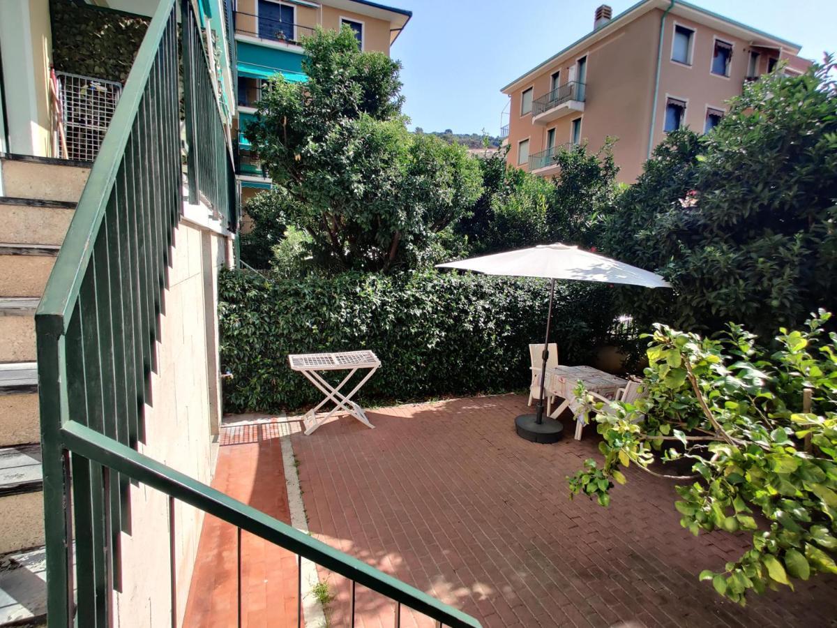Appartamenti Con Giardino E Posto Auto Per Famiglie Finale Ligure Buitenkant foto